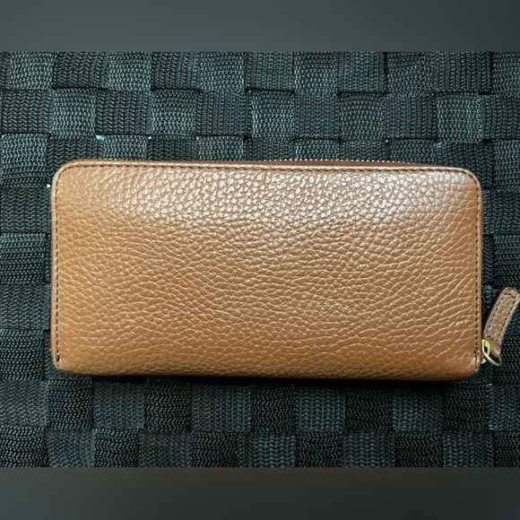 Fossil Genuine Leather Clutch Wallet - Picture 2 of 3